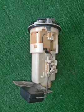 НАСОС ПОГРУЖНОЙ НА TOYOTA FUNCARGO NCP21 1NZ-FE