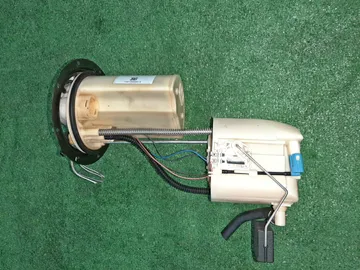 НАСОС ПОГРУЖНОЙ НА TOYOTA RACTIS NCP125 1NZ-FE