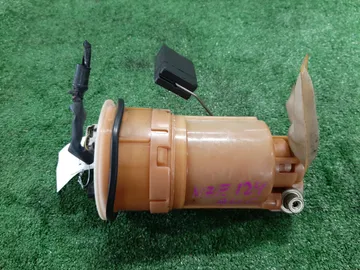 НАСОС ПОГРУЖНОЙ НА TOYOTA SPACIO NZE124 1NZ-FE
