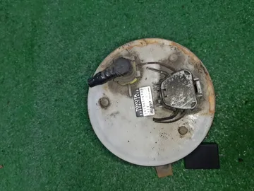 НАСОС ПОГРУЖНОЙ НА TOYOTA SPACIO NZE124 1NZ-FE