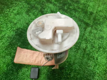 НАСОС ПОГРУЖНОЙ НА TOYOTA FIELDER NZE161 1NZ-FE