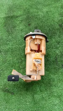 НАСОС ПОГРУЖНОЙ НА TOYOTA VITZ SCP10 1SZ-FE