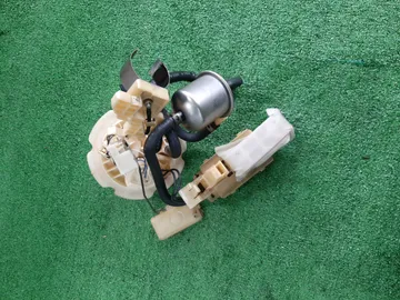 НАСОС ПОГРУЖНОЙ НА NISSAN WINGROAD WHNY11 QG18DE