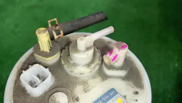 НАСОС ПОГРУЖНОЙ НА MAZDA AXELA BK5P ZY-VE