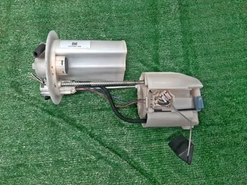 НАСОС ПОГРУЖНОЙ НА TOYOTA AQUA NHP10 1NZ-FXE