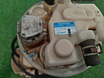 НАСОС ПОГРУЖНОЙ НА TOYOTA COROLLA  AXIO NZE141 1NZ-FE