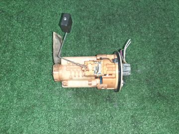 НАСОС ПОГРУЖНОЙ НА TOYOTA PROBOX NCP58G 1NZ-FE