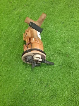 НАСОС ПОГРУЖНОЙ НА TOYOTA VITZ SCP10 1SZ-FE