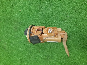 НАСОС ПОГРУЖНОЙ НА TOYOTA VITZ SCP10 1SZ-FE