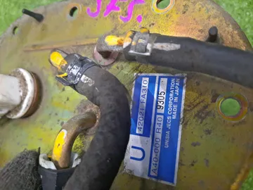 НАСОС ПОГРУЖНОЙ НА SUBARU FORESTER SF5 EJ20E