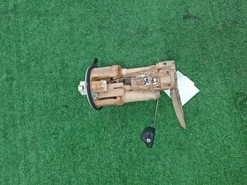 НАСОС ПОГРУЖНОЙ НА TOYOTA VOLTZ ZZE138 1ZZ-FE