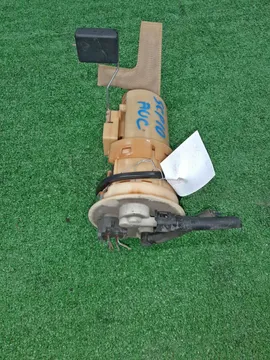 НАСОС ПОГРУЖНОЙ НА TOYOTA VITZ SCP10 1SZ-FE