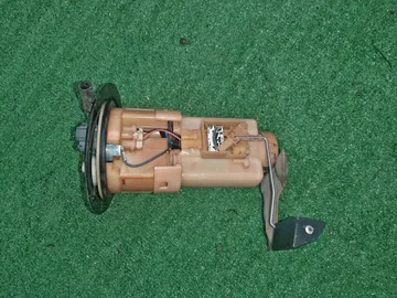 НАСОС ПОГРУЖНОЙ НА TOYOTA PLATZ SCP11 1SZ-FE