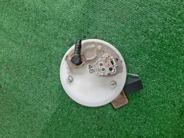 НАСОС ПОГРУЖНОЙ НА TOYOTA PROBOX NCP160V 1NZ-FE