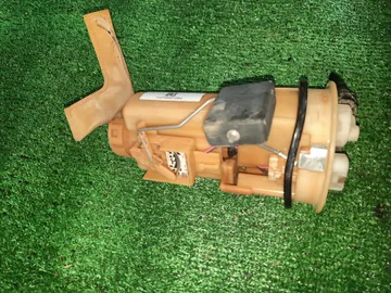 НАСОС ПОГРУЖНОЙ НА TOYOTA VITZ SCP10 1SZ-FE