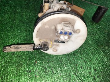 НАСОС ПОГРУЖНОЙ НА TOYOTA CELSIOR UCF31 3UZ-FE