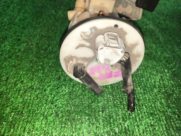 НАСОС ПОГРУЖНОЙ НА TOYOTA PREMIO ZRT265 2ZR-FE