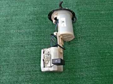 НАСОС ПОГРУЖНОЙ НА TOYOTA COROLLA  AXIO ZRE142 2ZR-FE