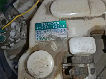 НАСОС ПОГРУЖНОЙ НА TOYOTA COROLLA  AXIO ZRE142 2ZR-FE