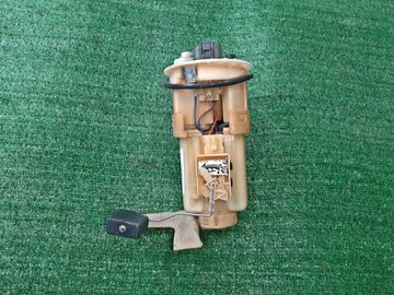 НАСОС ПОГРУЖНОЙ НА TOYOTA VITZ SCP10 1SZ-FE