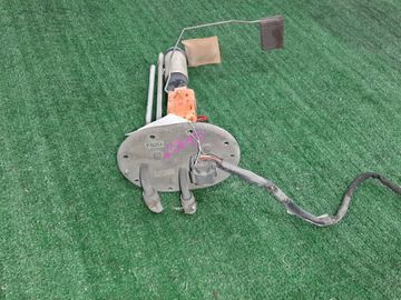 НАСОС ПОГРУЖНОЙ НА MAZDA BONGO SK82V F8