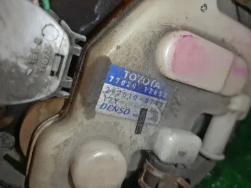 НАСОС ПОГРУЖНОЙ НА TOYOTA COROLLA  AXIO NZE141 1NZ-FE