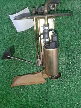 НАСОС ПОГРУЖНОЙ НА TOYOTA CALDINA ST210 3S-FE