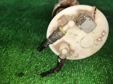 НАСОС ПОГРУЖНОЙ НА SUZUKI ESCUDO TD54W J20A