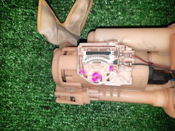 НАСОС ПОГРУЖНОЙ НА TOYOTA COROLLA ZZE122 1ZZ-FE