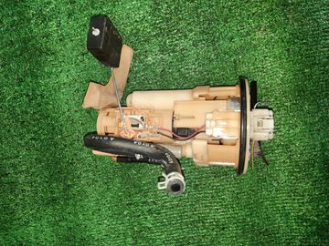 НАСОС ПОГРУЖНОЙ НА TOYOTA COROLLA NZE124 1NZ-FE