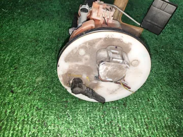 НАСОС ПОГРУЖНОЙ НА TOYOTA COROLLA FIELDER NZE124G 1NZ-FE