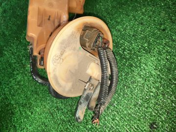 НАСОС ПОГРУЖНОЙ НА NISSAN BLUEBIRD QU14 QG18DE