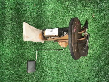 НАСОС ПОГРУЖНОЙ НА HONDA CAPA GA4 D15B