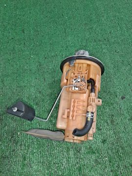 НАСОС ПОГРУЖНОЙ НА TOYOTA ISIS ZNM10G 1ZZ-FE