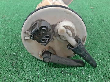 НАСОС ПОГРУЖНОЙ НА TOYOTA VITZ SCP10 1SZ-FE