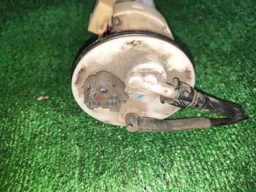 НАСОС ПОГРУЖНОЙ НА TOYOTA VITZ SCP10 1SZ-FE