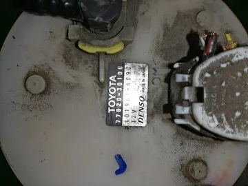 НАСОС ПОГРУЖНОЙ НА TOYOTA CROWN MAJESTA UZS171 1UZ-FE