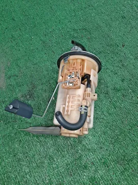 НАСОС ПОГРУЖНОЙ НА TOYOTA ISIS ZNM10G 1ZZ-FE