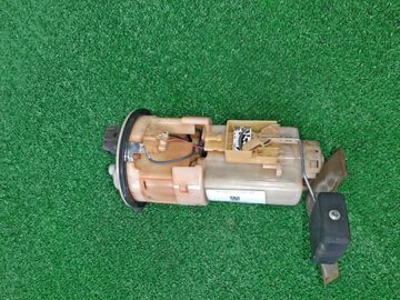 НАСОС ПОГРУЖНОЙ НА TOYOTA VITZ SCP10 1SZ-FE