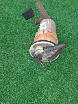 НАСОС ПОГРУЖНОЙ НА TOYOTA VITZ SCP10 1SZ-FE