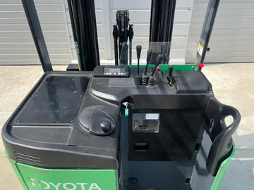 ШТАБЕЛЕР TOYOTA 