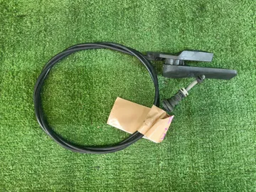 ТРОС КАПОТА НА VOLKSWAGEN GOLF 1J1