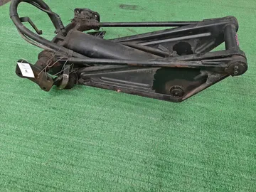 ГИДРОЦИЛИНДР НА MITSUBISHI CANTER FE70D