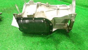 ПОДДОН ДВС НА TOYOTA ISIS ZGM10G 2ZR-FAE