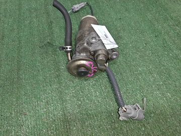 НАСОС ПОДКАЧКИ ТОПЛИВА НА TOYOTA CAMRY CV40