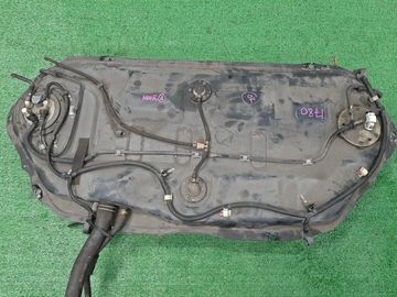 ТОПЛИВНЫЙ БАК НА MITSUBISHI CHARIOT GRANDIS N84W 4G64