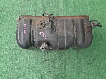 ТОПЛИВНЫЙ БАК НА ISUZU ELF NKR81 4HL1