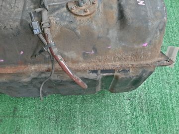 ТОПЛИВНЫЙ БАК НА ISUZU ELF NKR81 4HL1