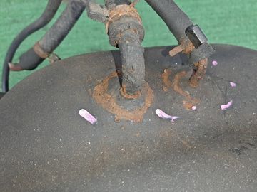 ТОПЛИВНЫЙ БАК НА ISUZU ELF NKR81 4HL1