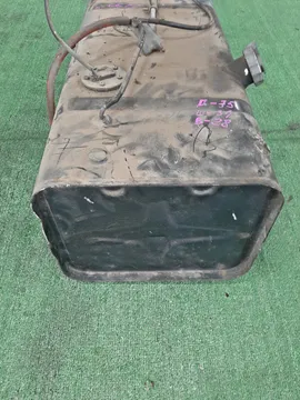 ТОПЛИВНЫЙ БАК НА ISUZU ELF NHR69 4JG2